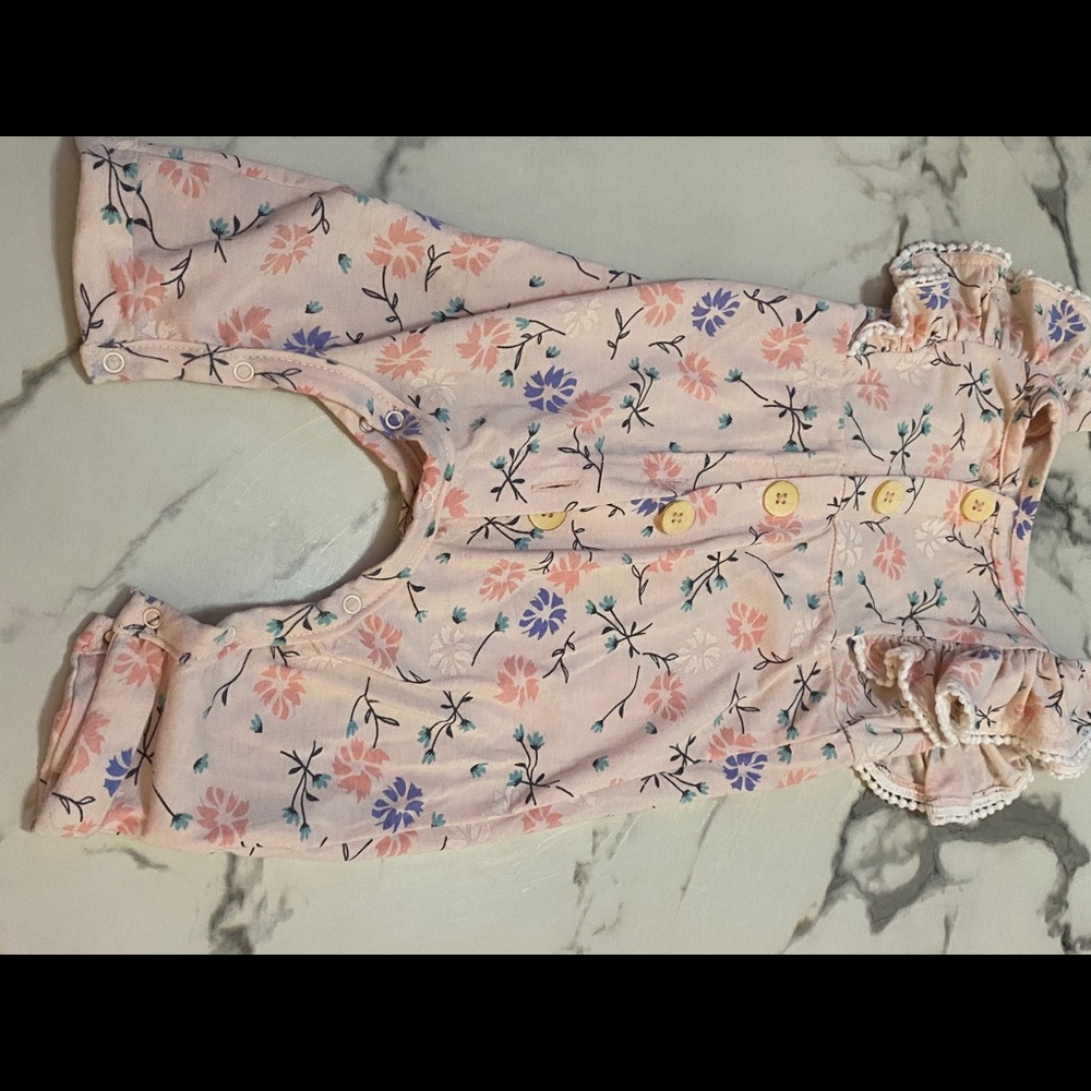 Jessica Simpson jumper